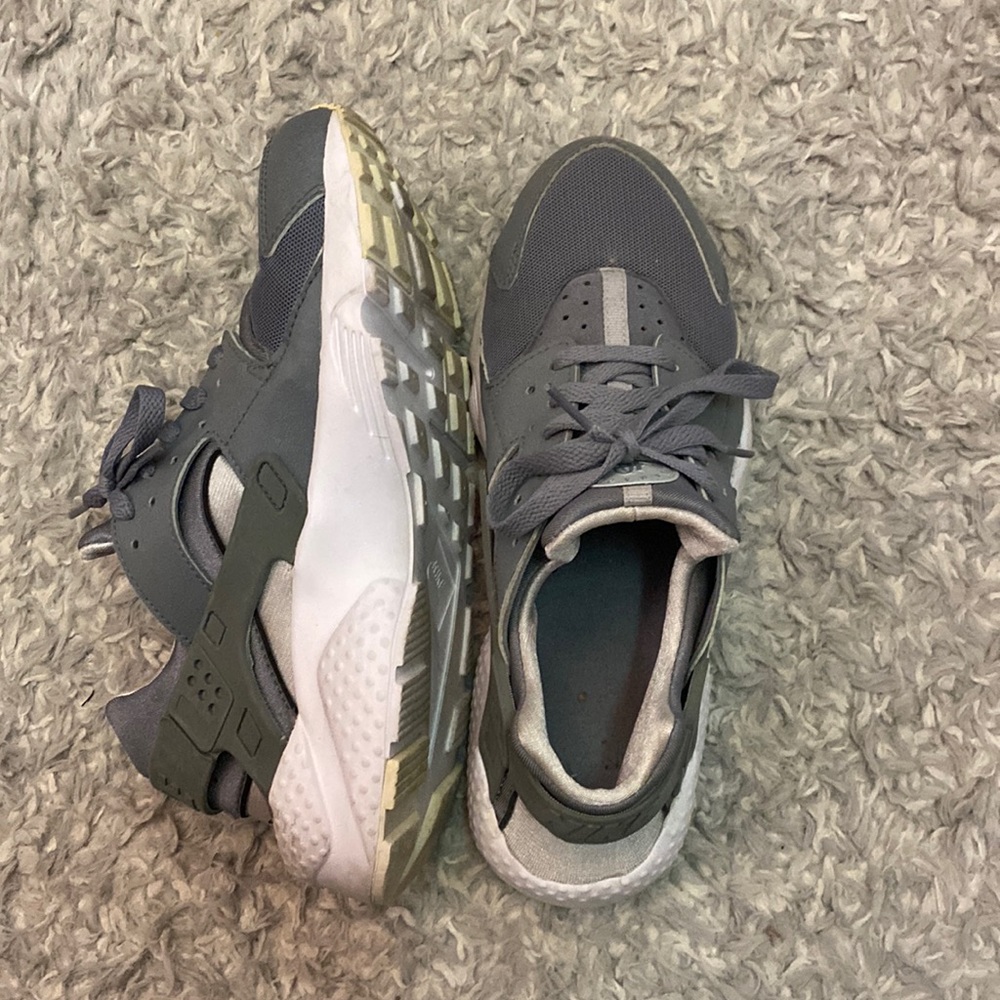 Nike hurts huarache